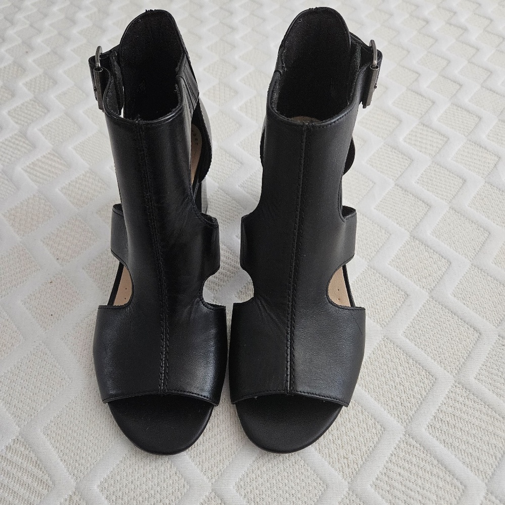 NEW Clarks Collection Leather Heeled Sandals Deva Heidi Black Size 7